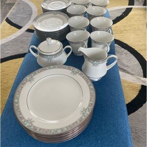Noritake Lunceford 45 pc. china dinnerware set.